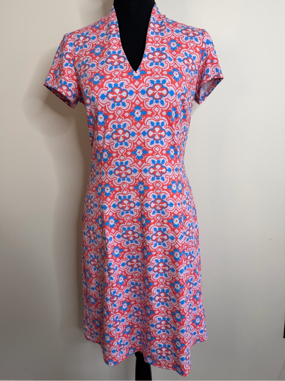 J McLaughlin Sz S Catalina Cloth Dress Short Sleeve Red Blue V Neck Stretch